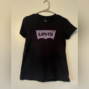 NWT Women’s Size XS Levi's Classic Black Tee